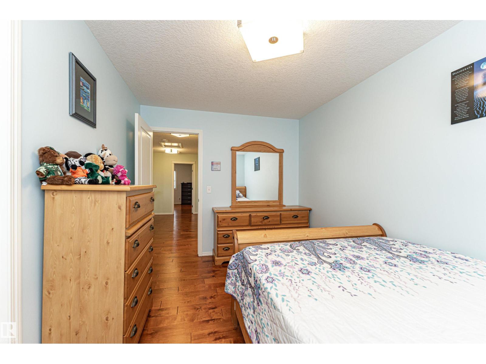 7003 174 AV NW NW, Edmonton