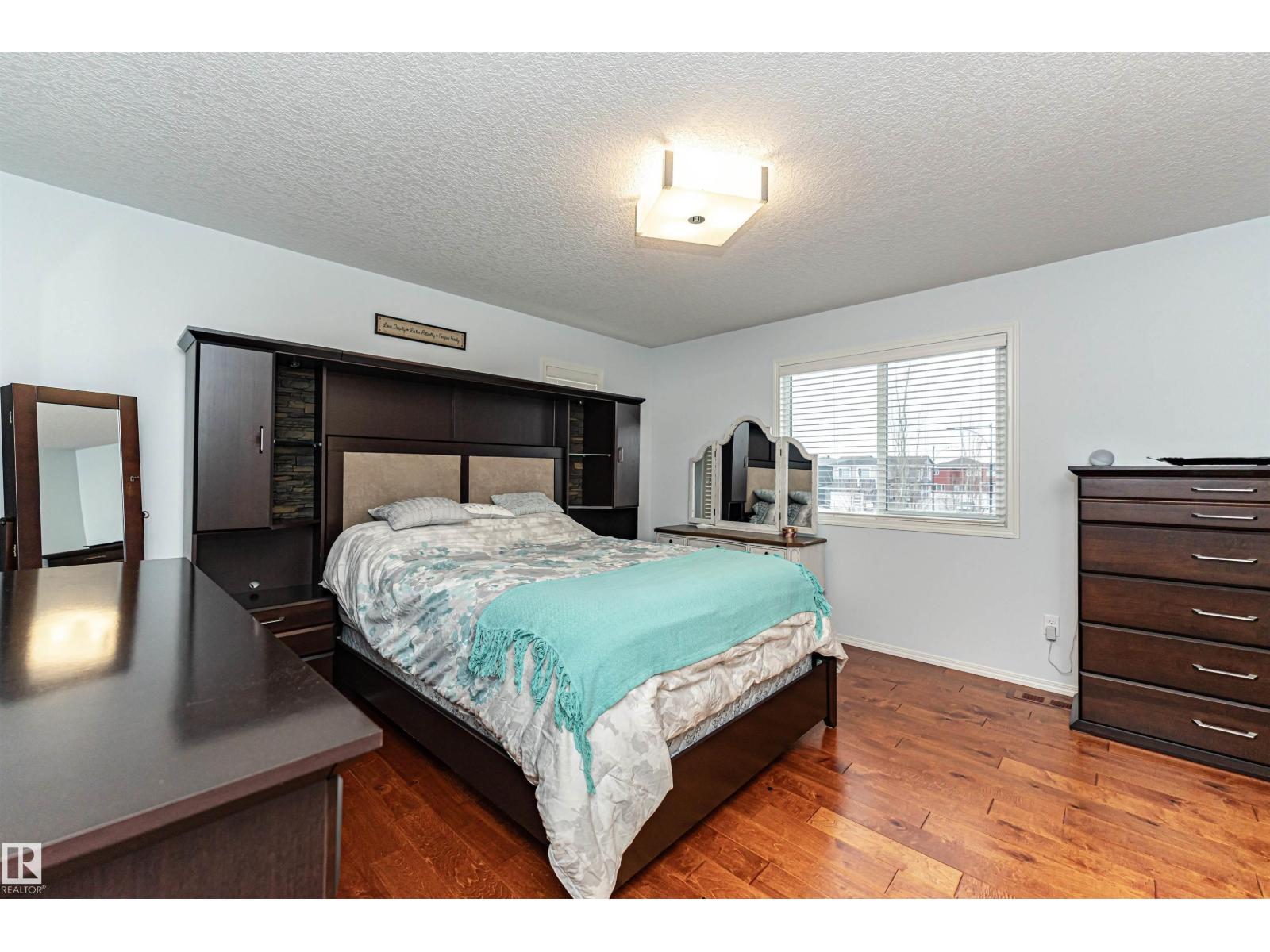 7003 174 AV NW NW, Edmonton