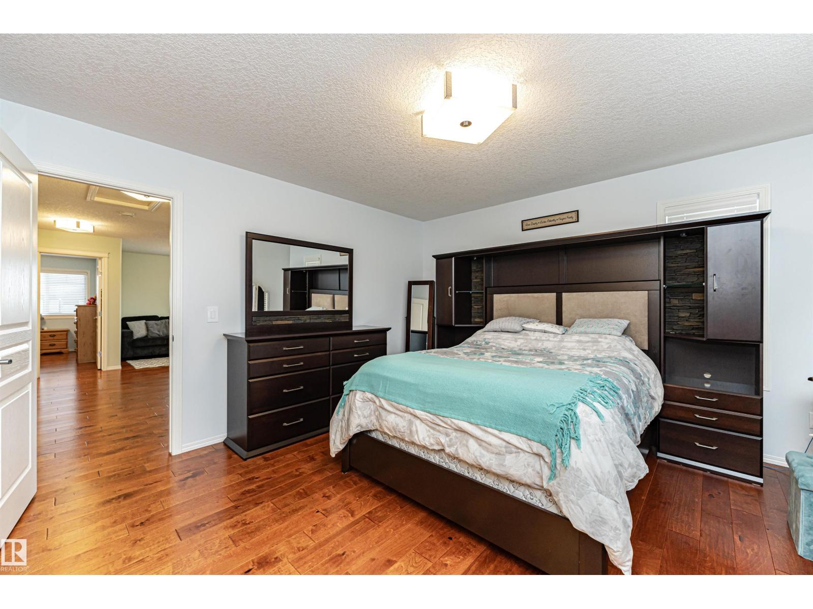 7003 174 AV NW NW, Edmonton