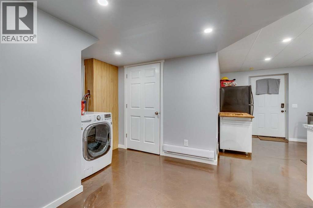 Single Family House for Sale in  Everglen Way SW Evergreen Calgary 