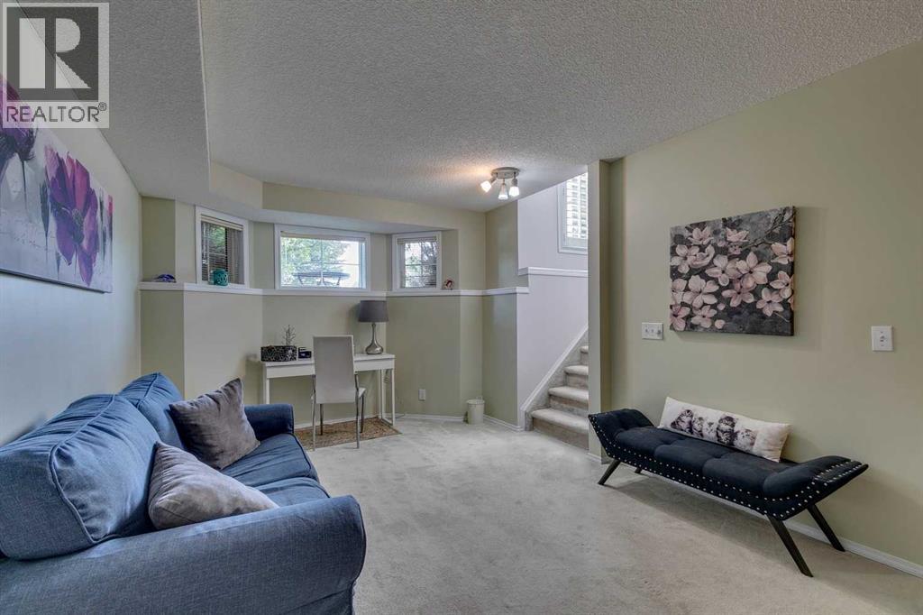 Single Family House Bi-level for Sale in  Tuscany Valley Drive NW Tuscany Calgary 