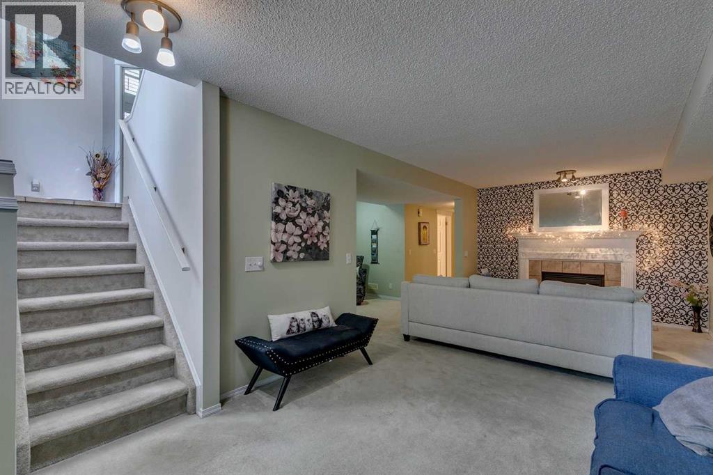 Single Family House Bi-level for Sale in  Tuscany Valley Drive NW Tuscany Calgary 