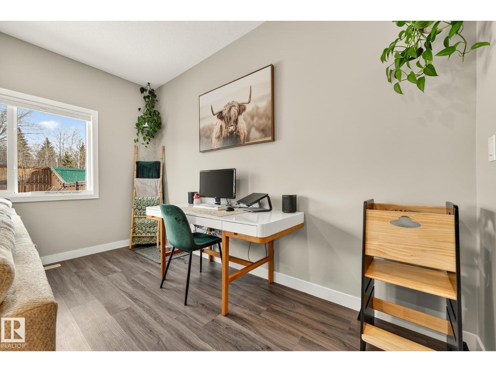 74 ROYAL ST, St. Albert