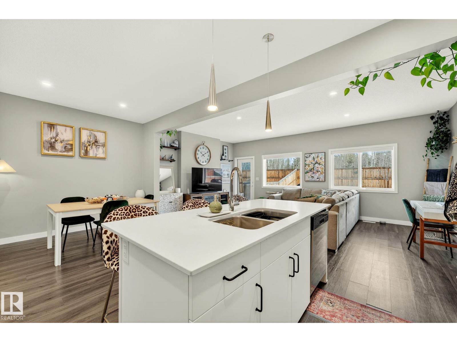 74 ROYAL ST, St. Albert