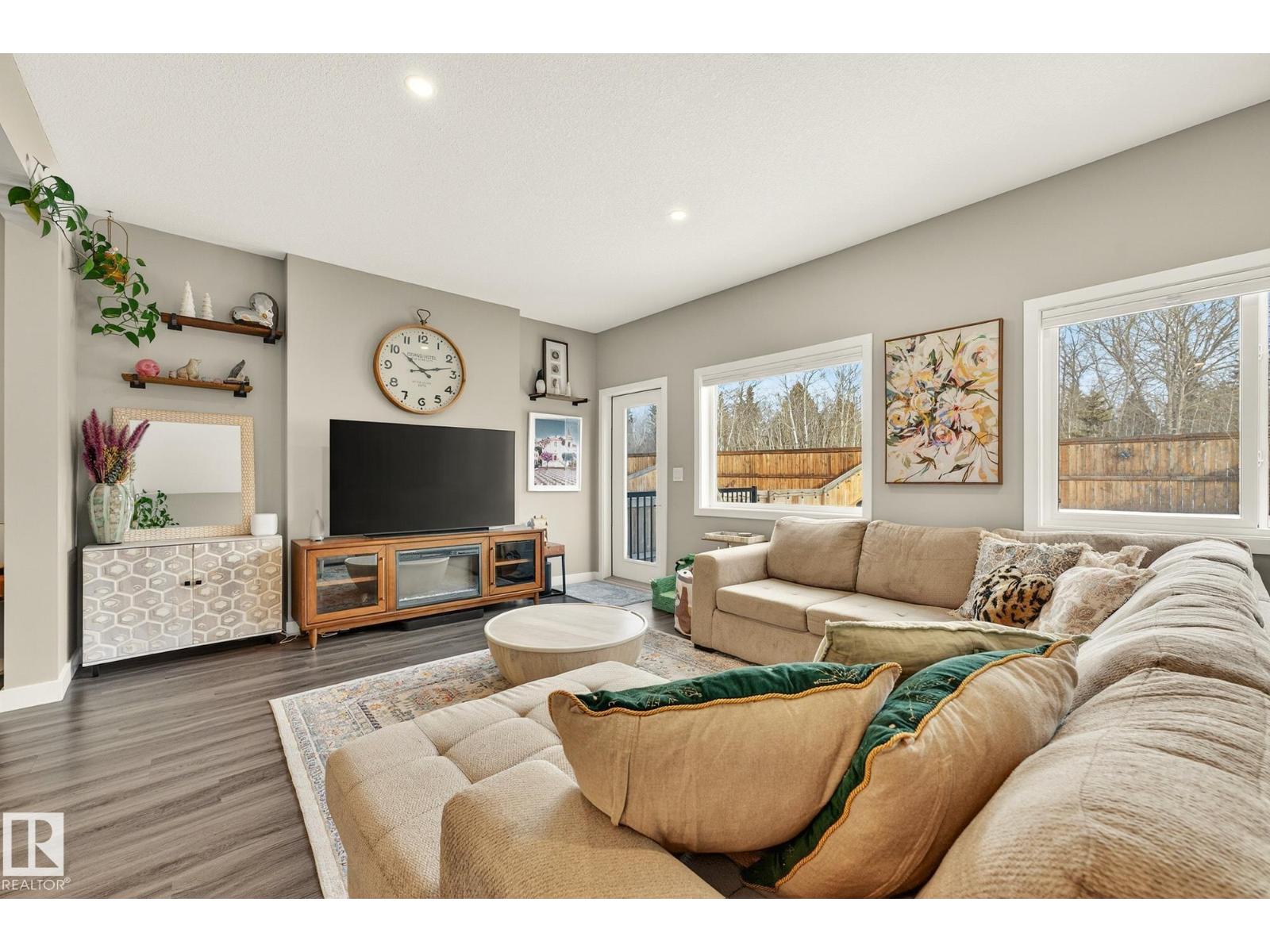 74 ROYAL ST, St. Albert