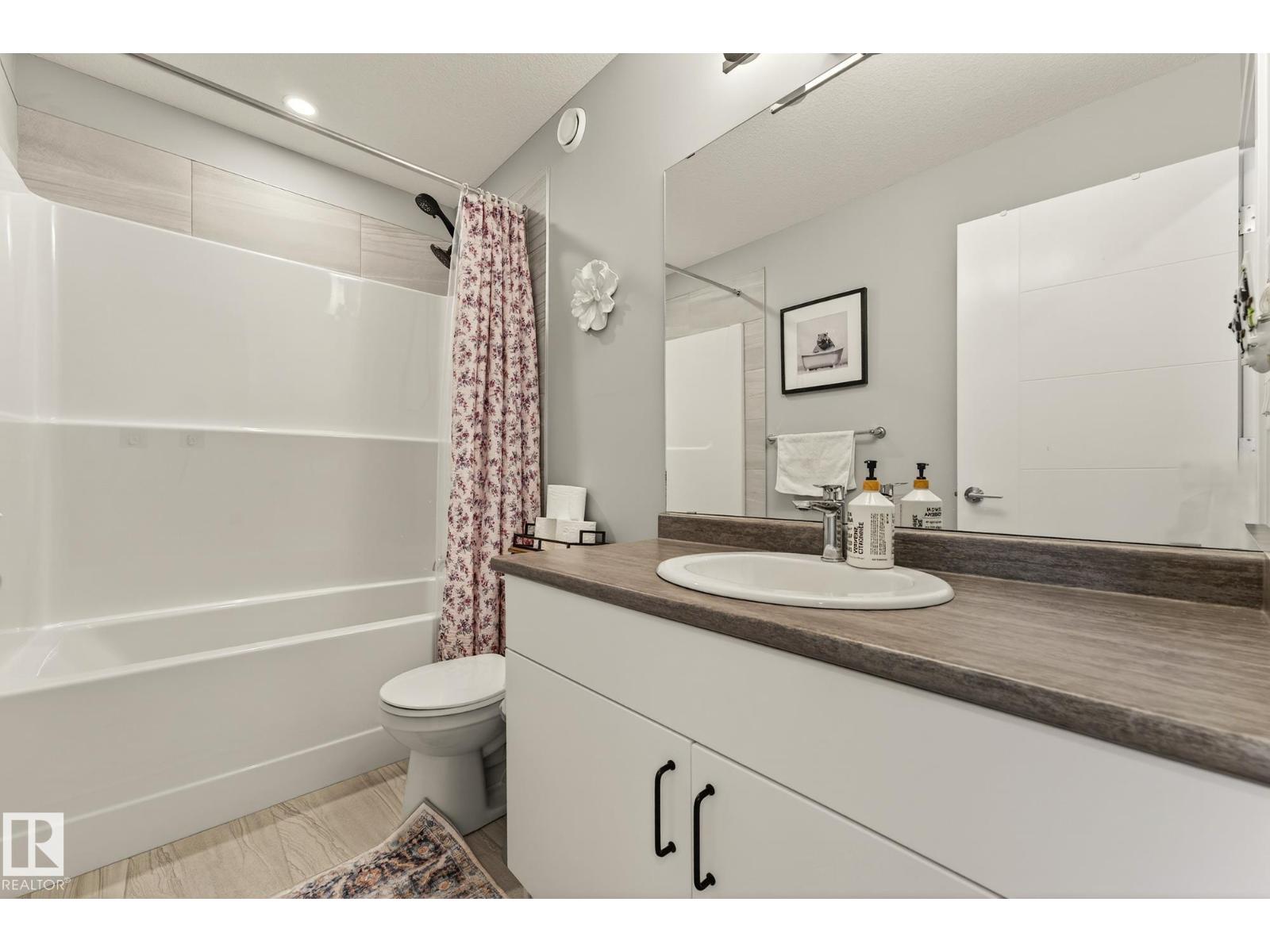 74 ROYAL ST, St. Albert