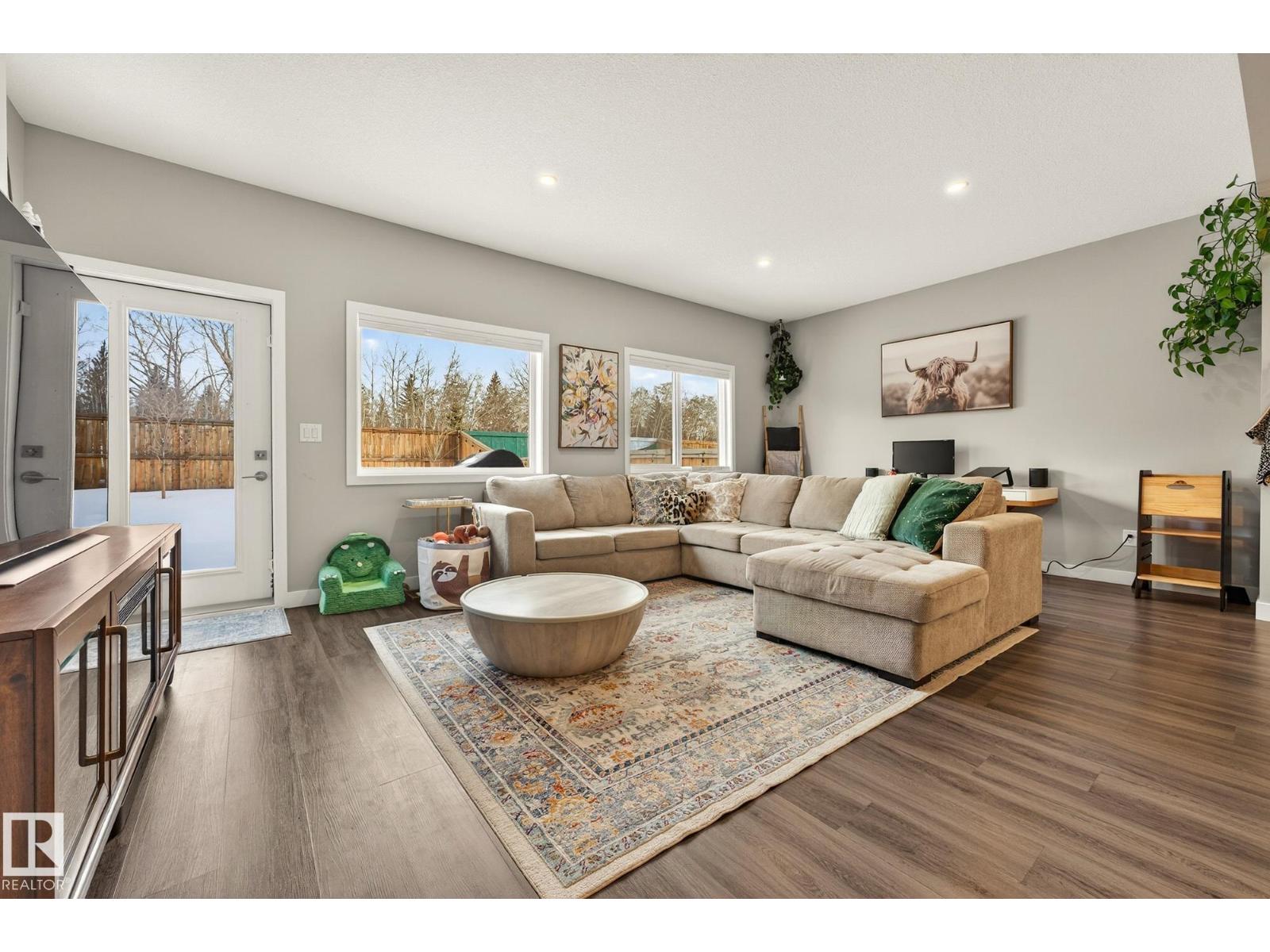 74 ROYAL ST, St. Albert