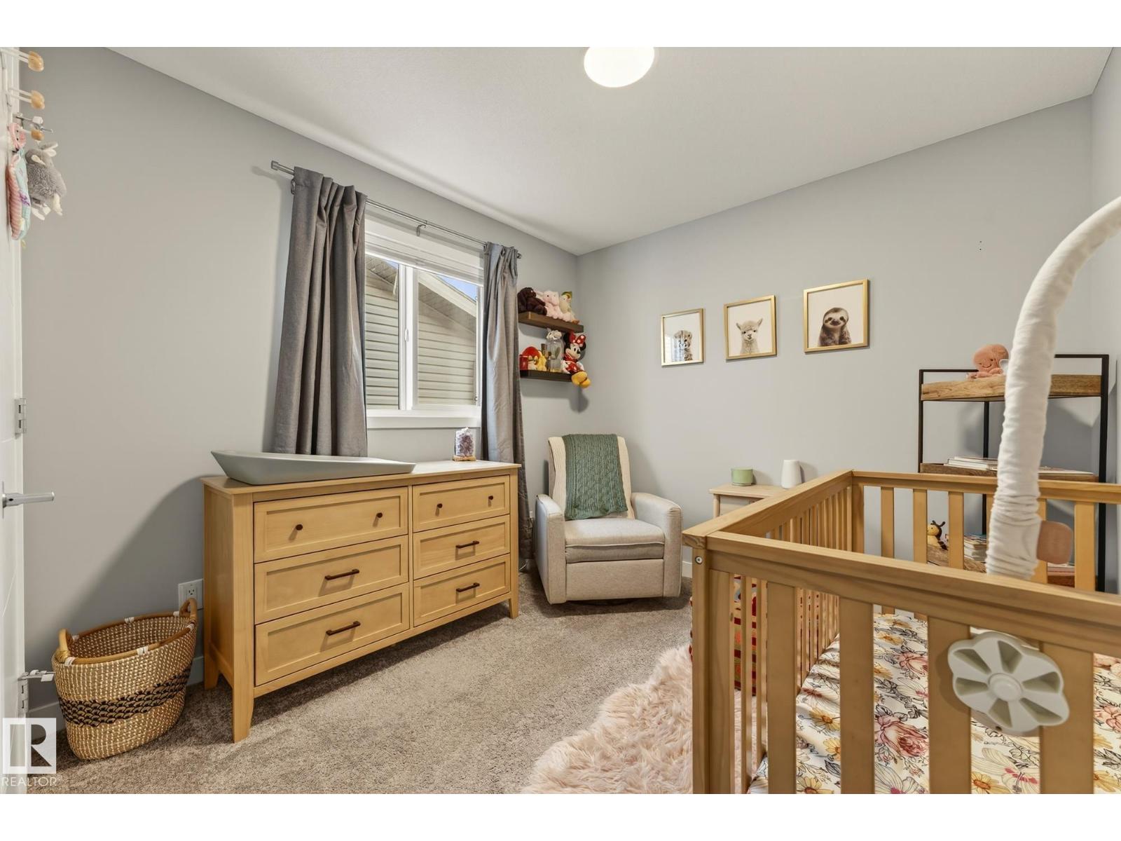 74 ROYAL ST, St. Albert