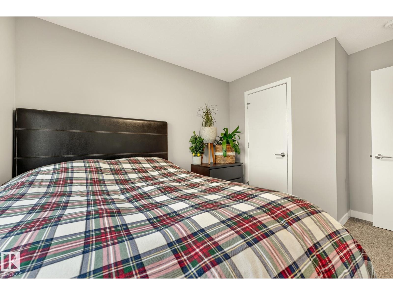 74 ROYAL ST, St. Albert