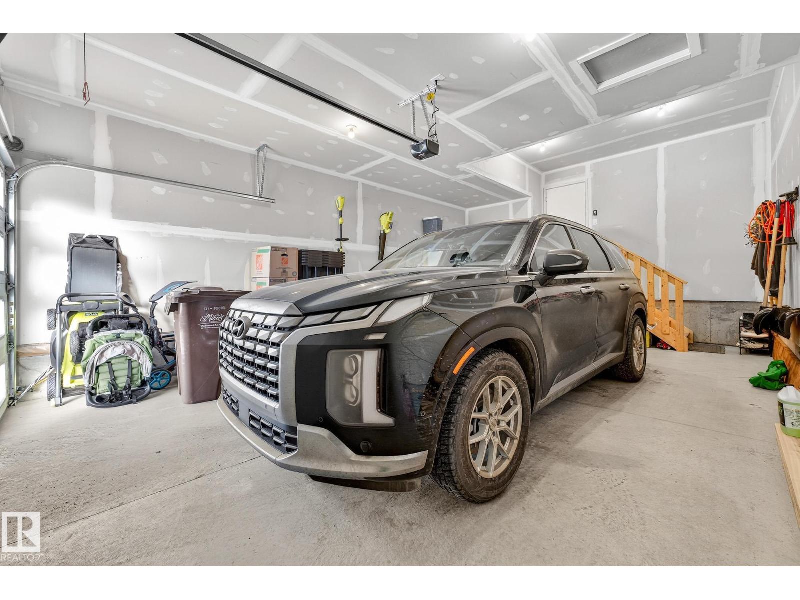 74 ROYAL ST, St. Albert