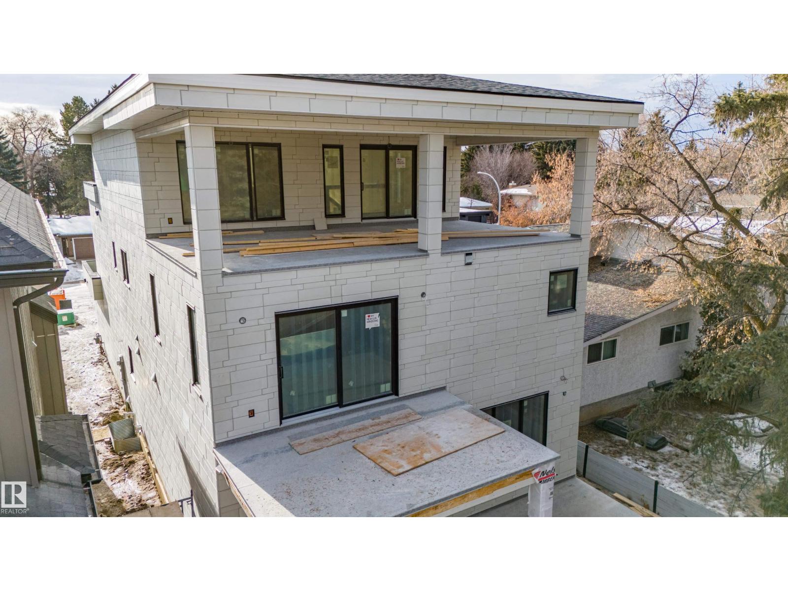 12306 39 AV NW, Edmonton