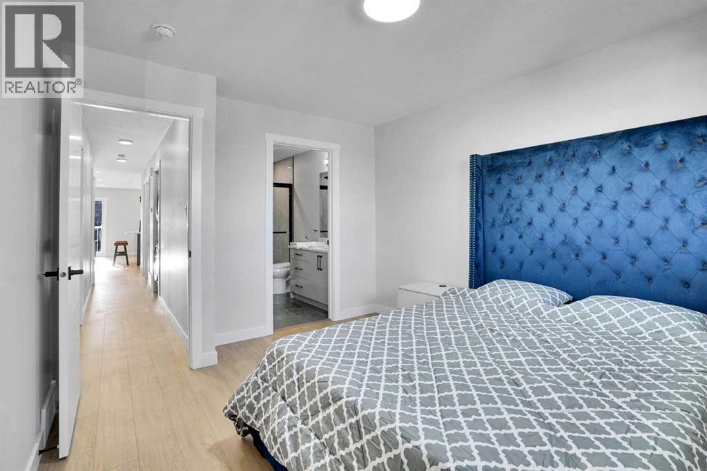 Single Family House Bi-level for Sale in  Berkley Drive NW Beddington Heights Calgary 