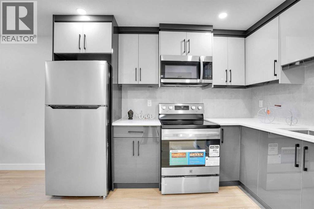 Single Family House Bi-level for Sale in  Berkley Drive NW Beddington Heights Calgary 