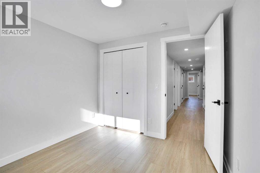 Single Family House Bi-level for Sale in  Berkley Drive NW Beddington Heights Calgary 