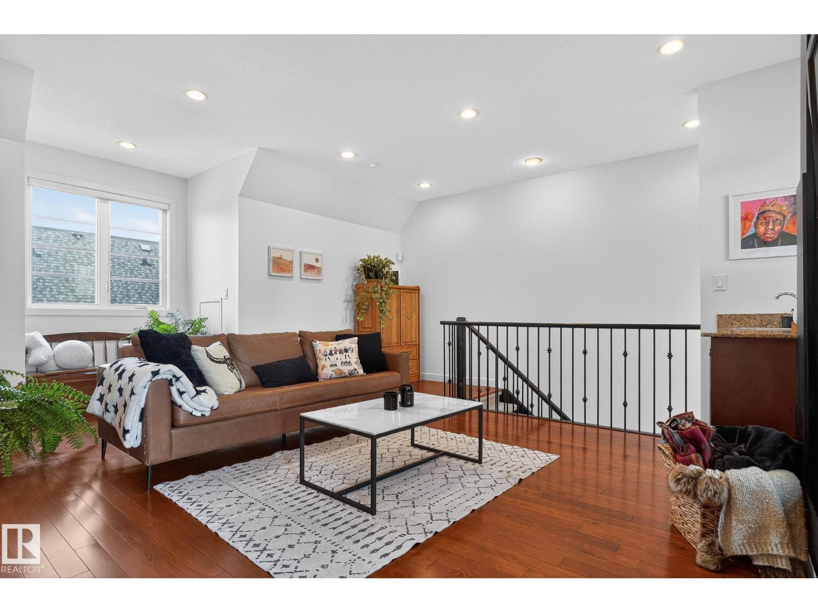 #1 9561 143 ST NW NW, Edmonton