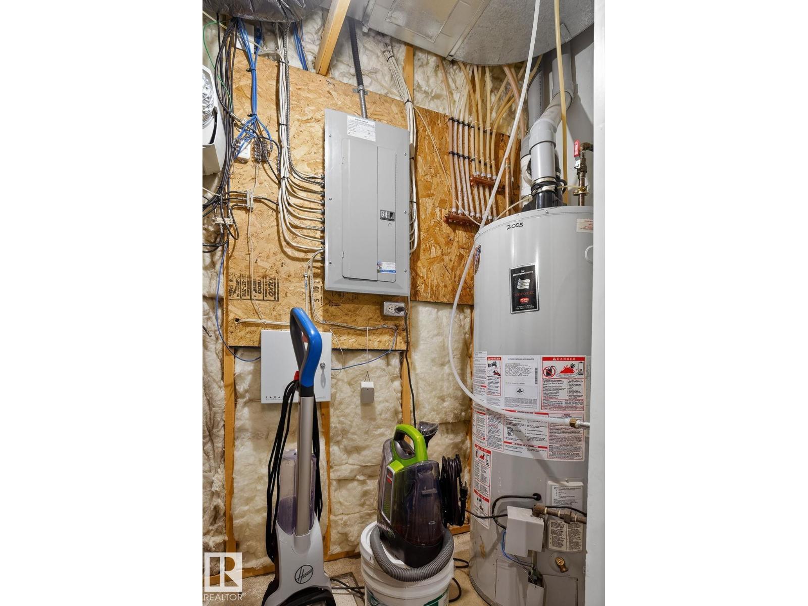 #1 9561 143 ST NW NW, Edmonton