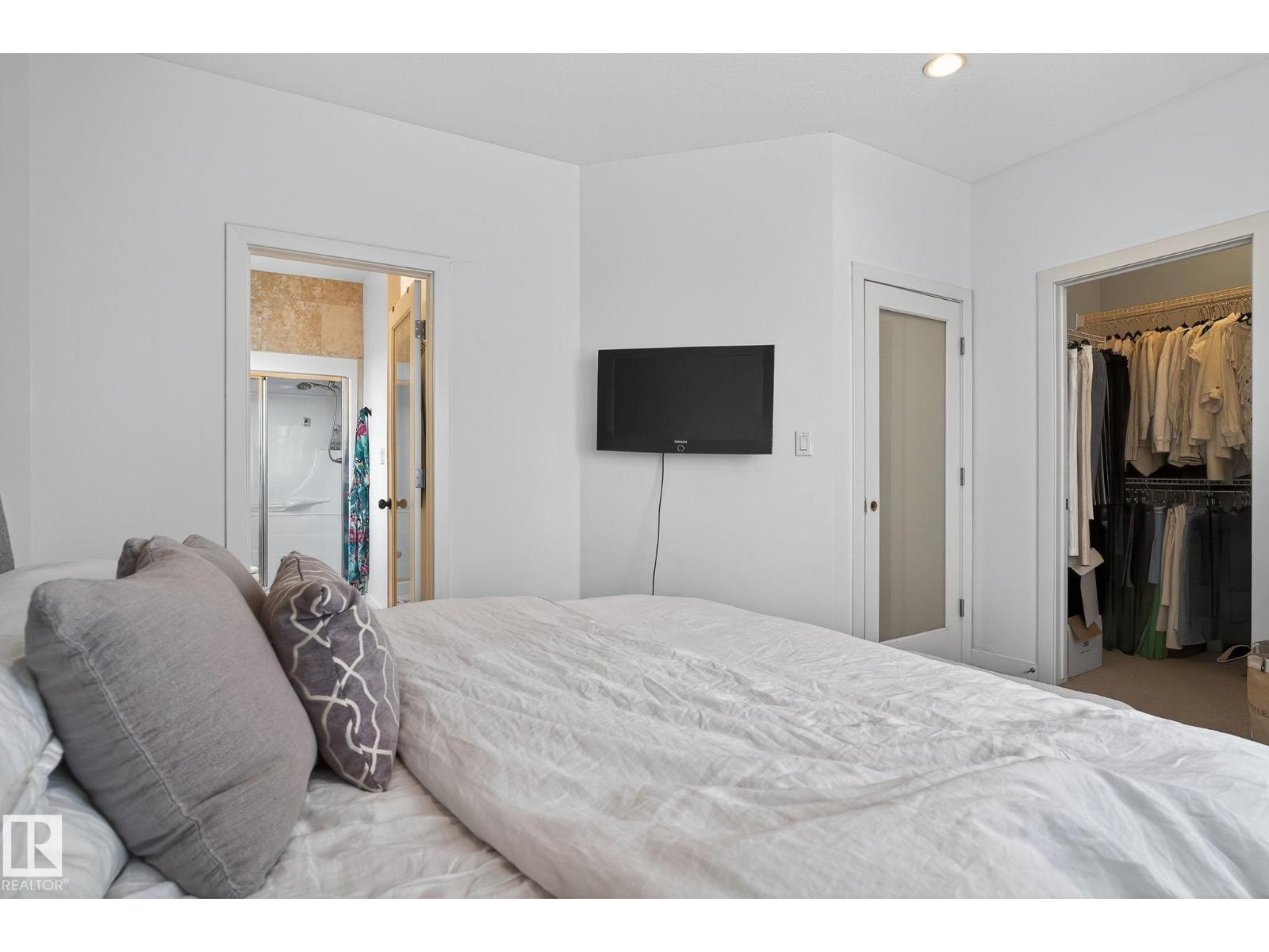 #1 9561 143 ST NW NW, Edmonton