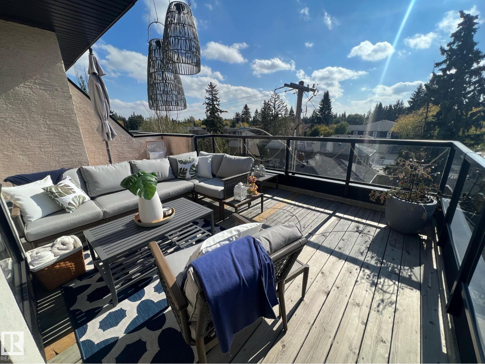 #1 9561 143 ST NW NW, Edmonton