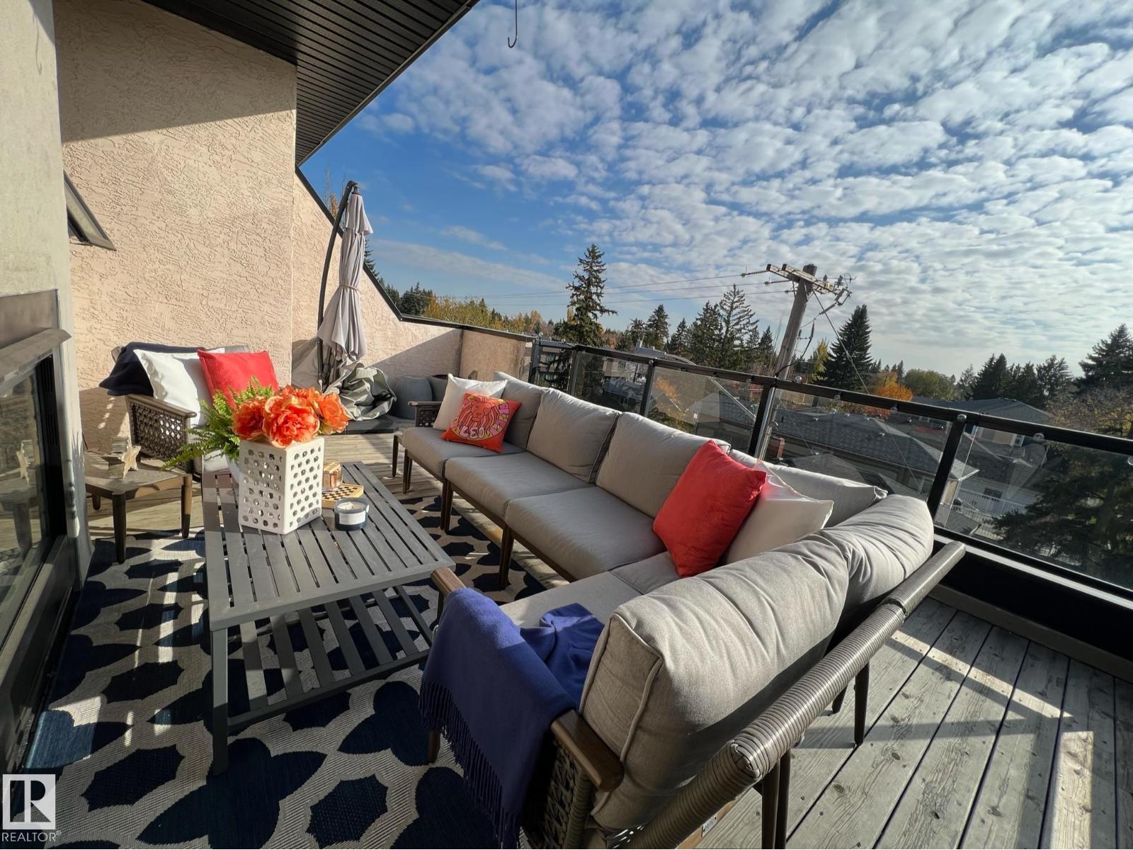 #1 9561 143 ST NW NW, Edmonton