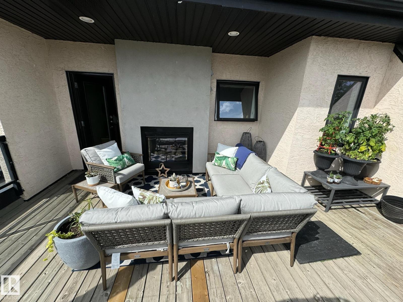 #1 9561 143 ST NW NW, Edmonton