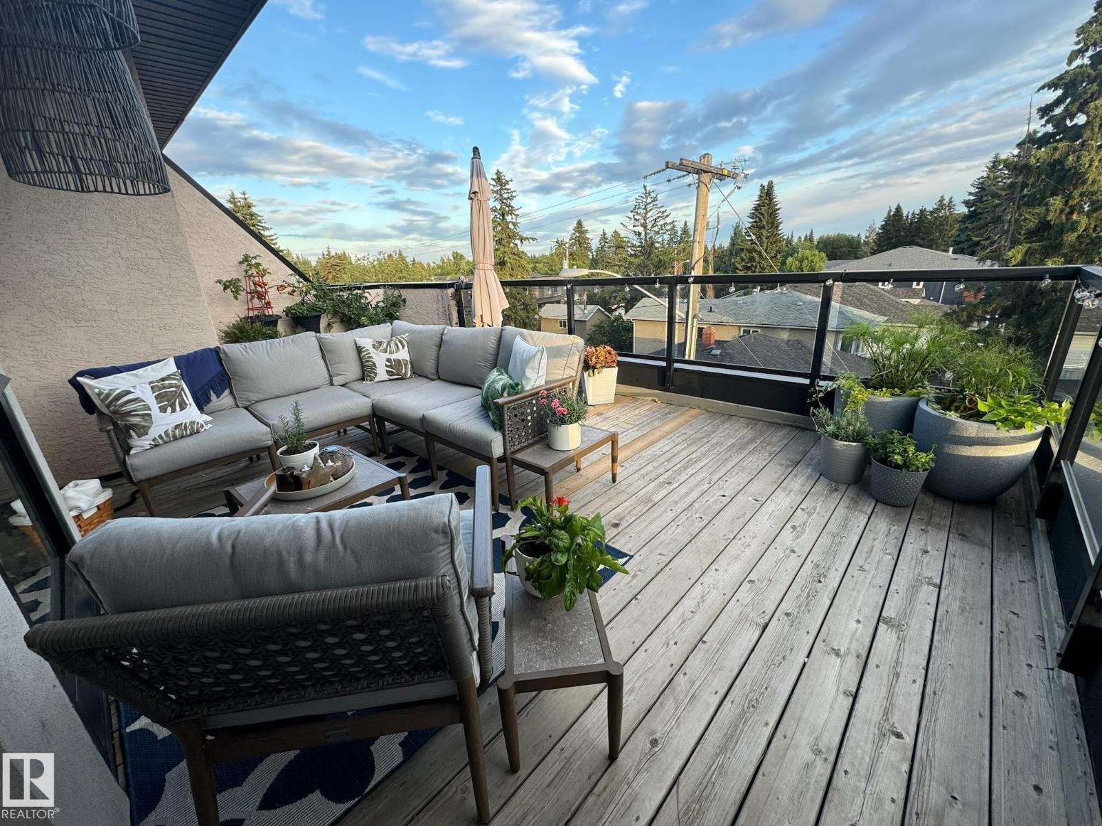 #1 9561 143 ST NW NW, Edmonton