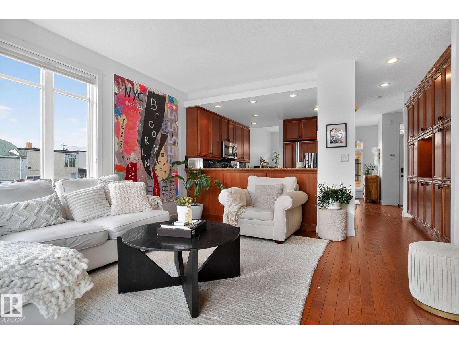 #1 9561 143 ST NW NW, Edmonton