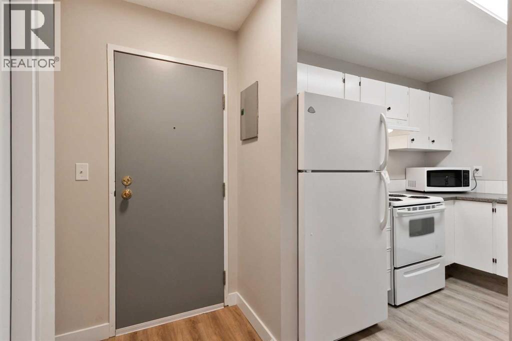 106, 6108 53 Street - Photo 3 of 21, Olds, Alberta