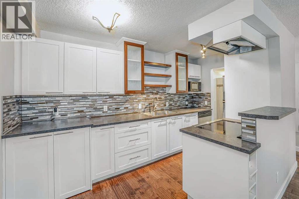 Single Family House for Sale in    Avenue SW Mission Calgary 