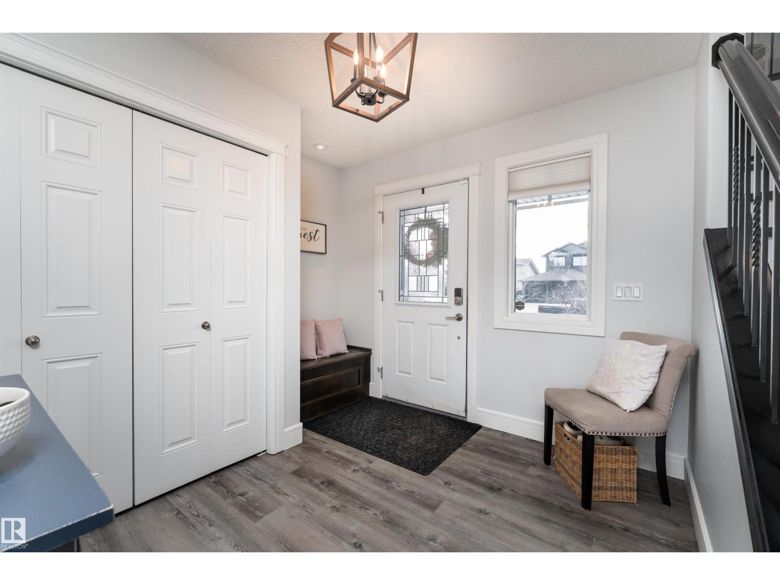 442 MEADOWVIEW DR - Photo 3 of 54, Fort Saskatchewan, Alberta