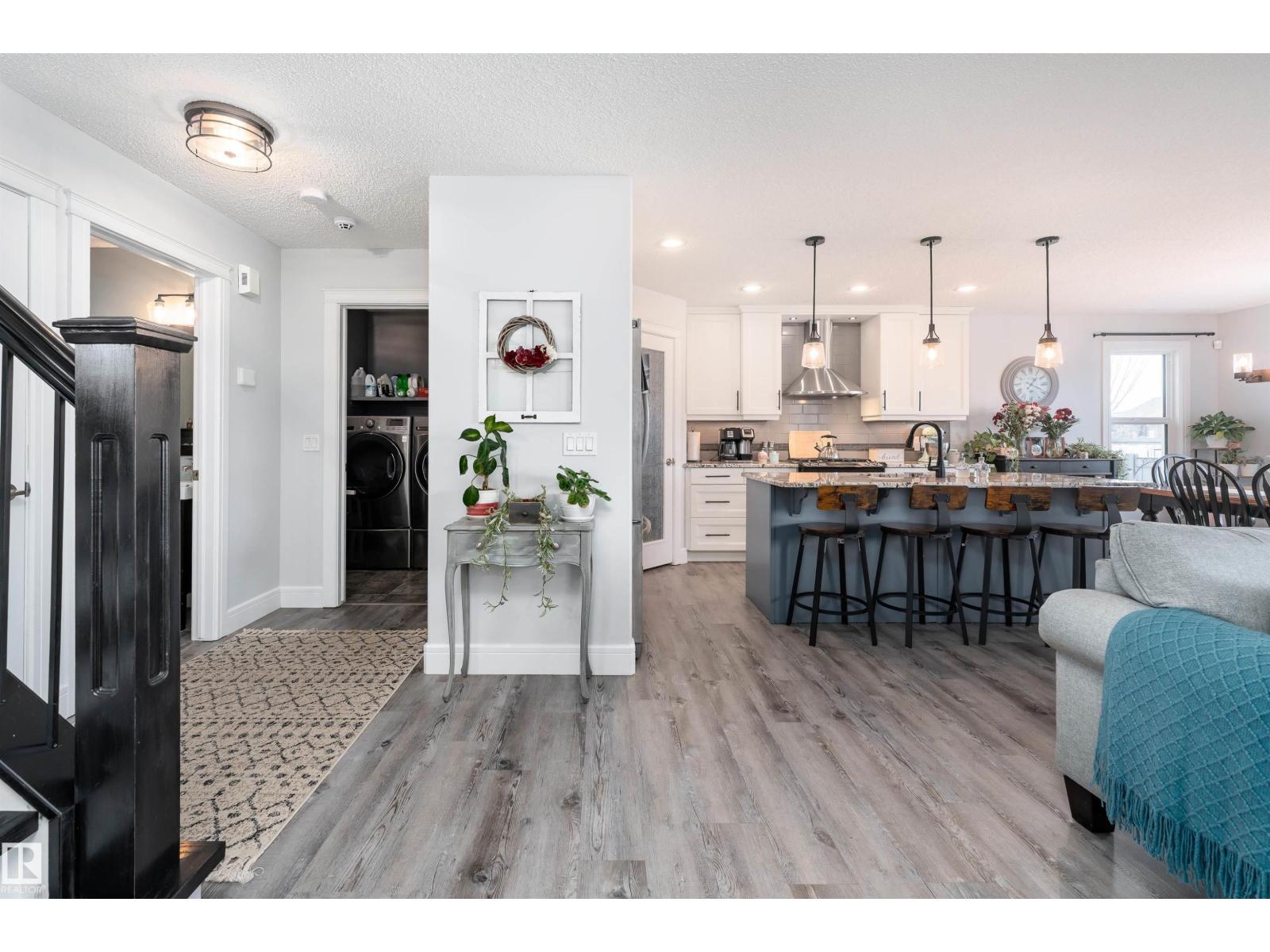 442 MEADOWVIEW DR - Photo 5 of 54, Fort Saskatchewan, Alberta