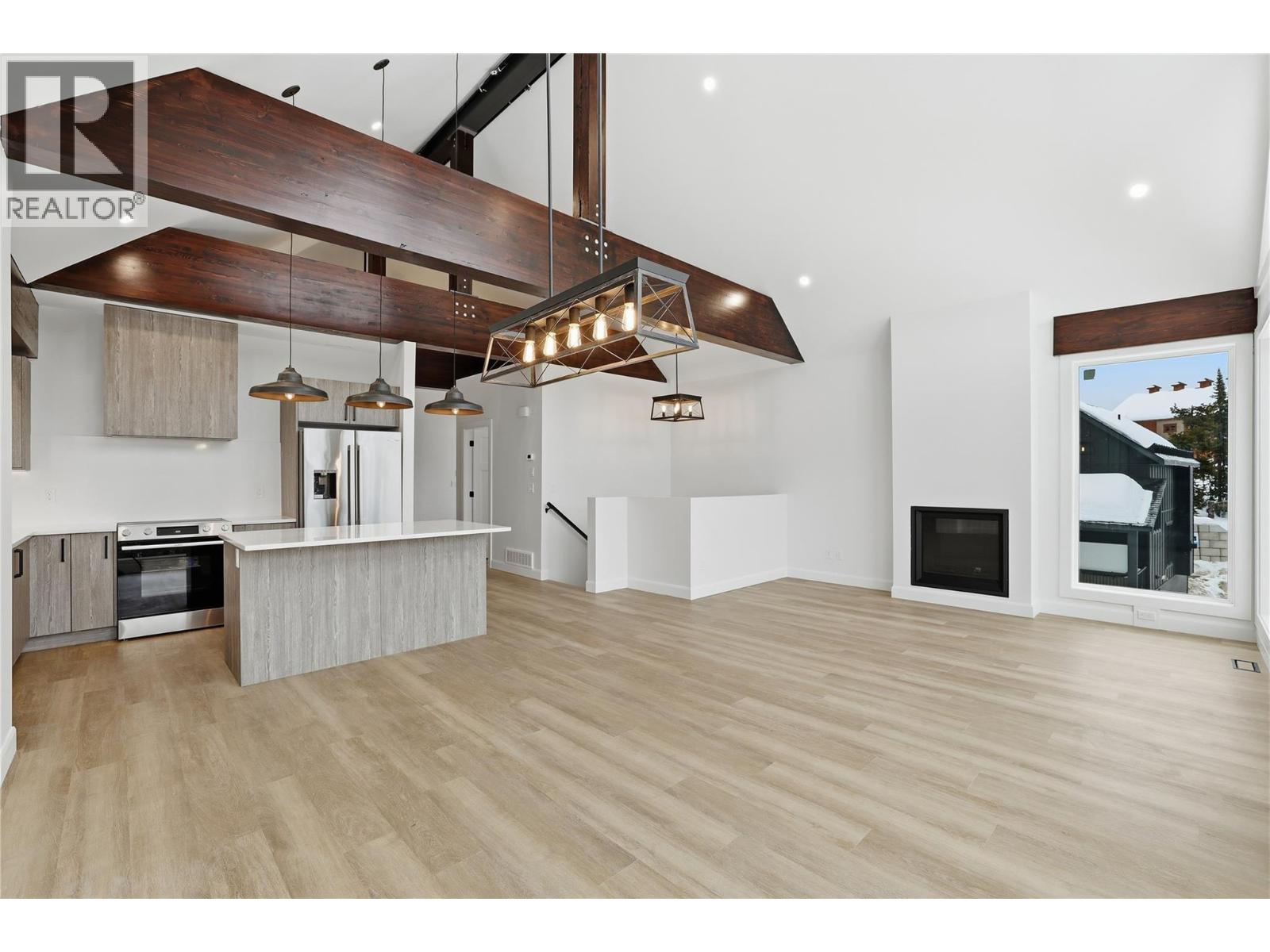 12 Monashee Way, Big White