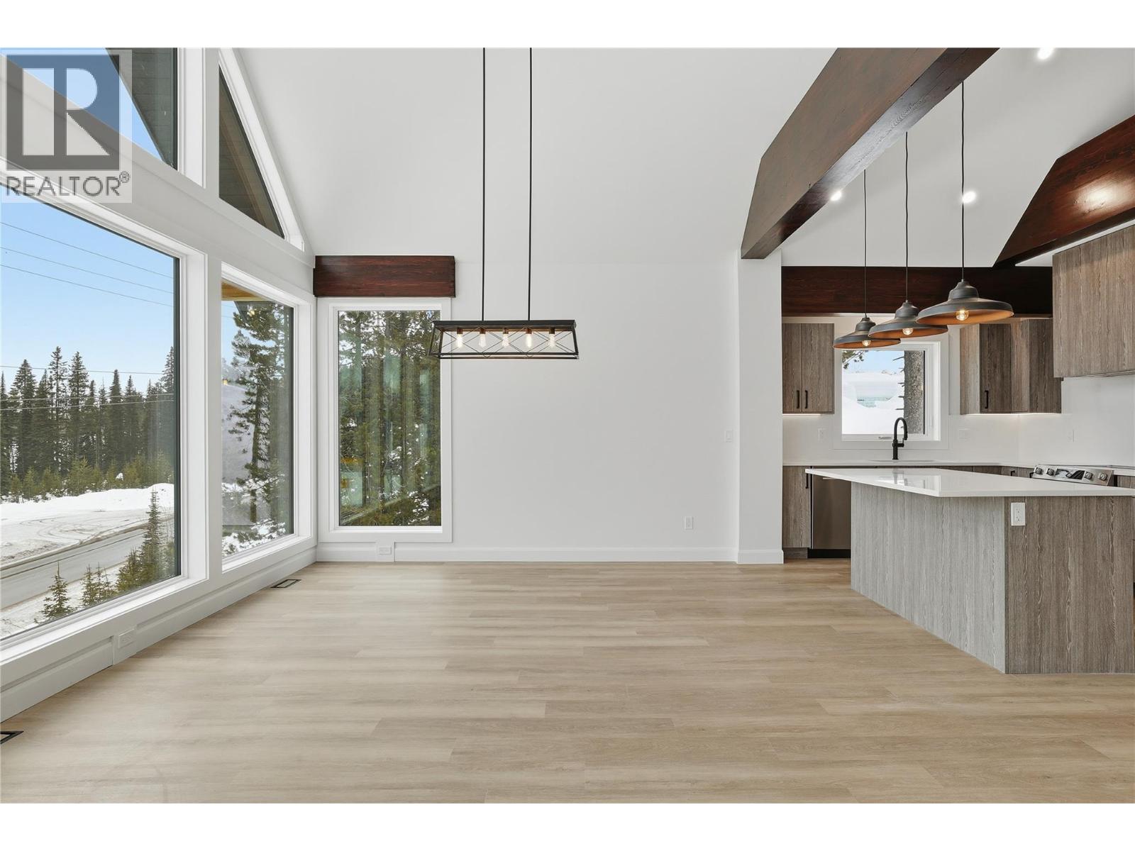 12 Monashee Way, Big White