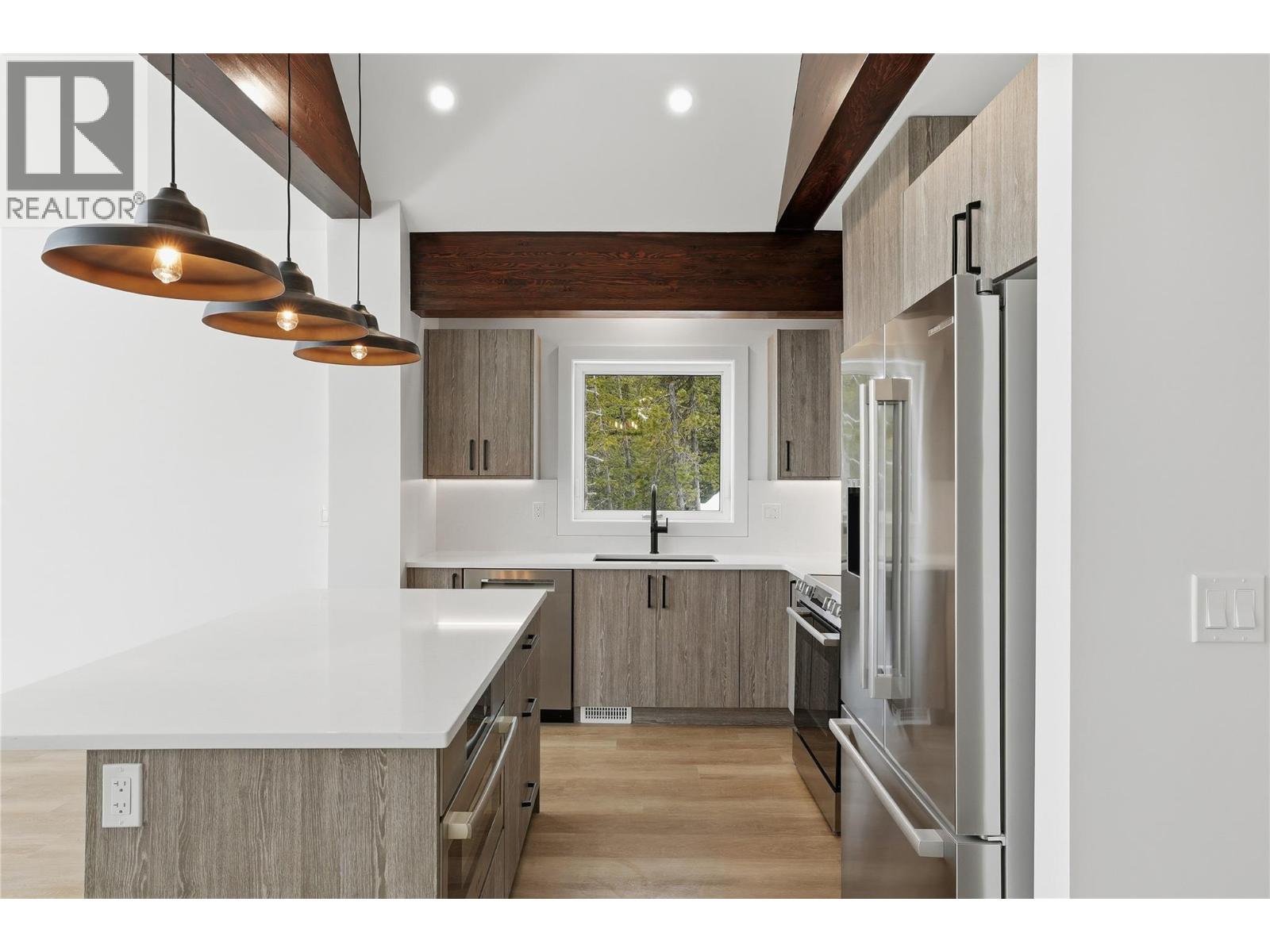 12 Monashee Way, Big White