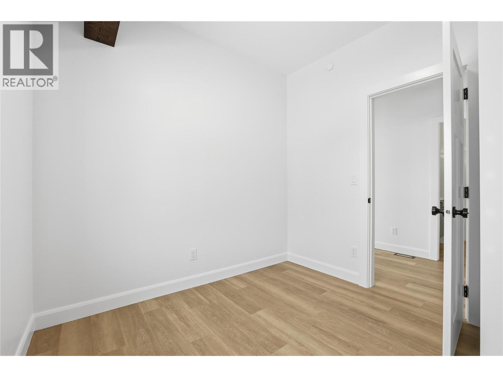 12 Monashee Way, Big White