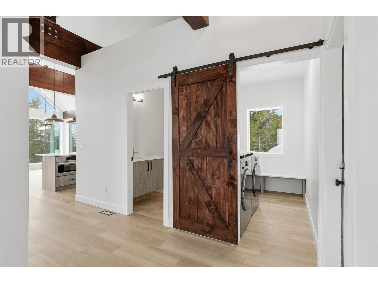 12 Monashee Way, Big White