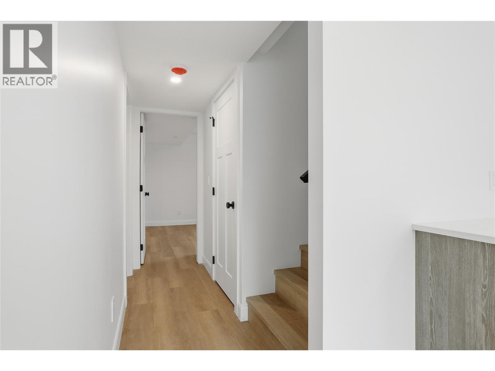 12 Monashee Way, Big White