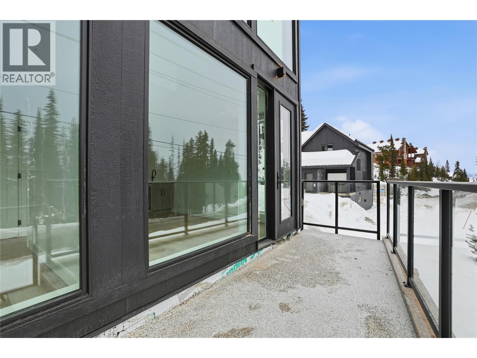 12 Monashee Way, Big White