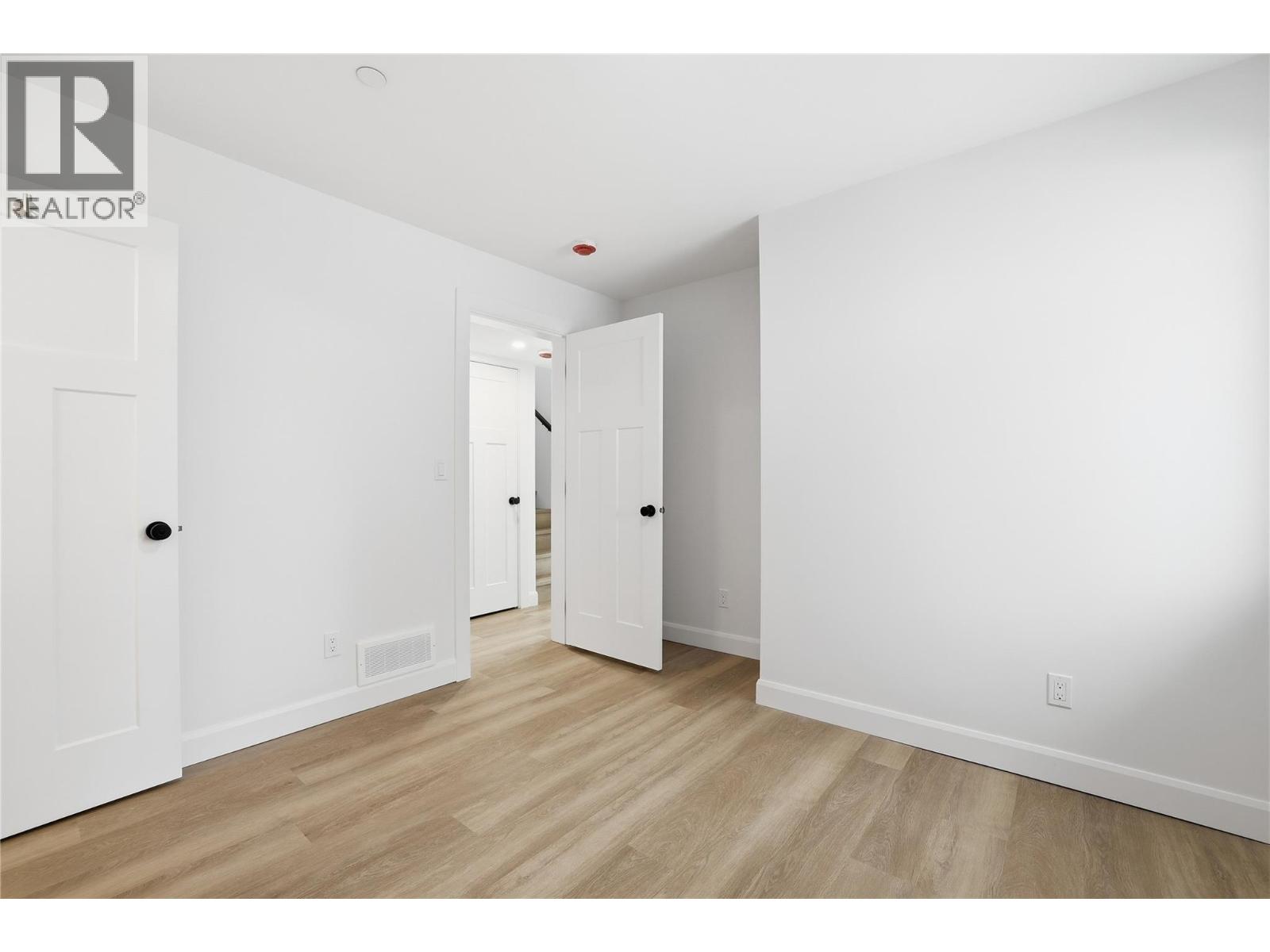 12 Monashee Way, Big White