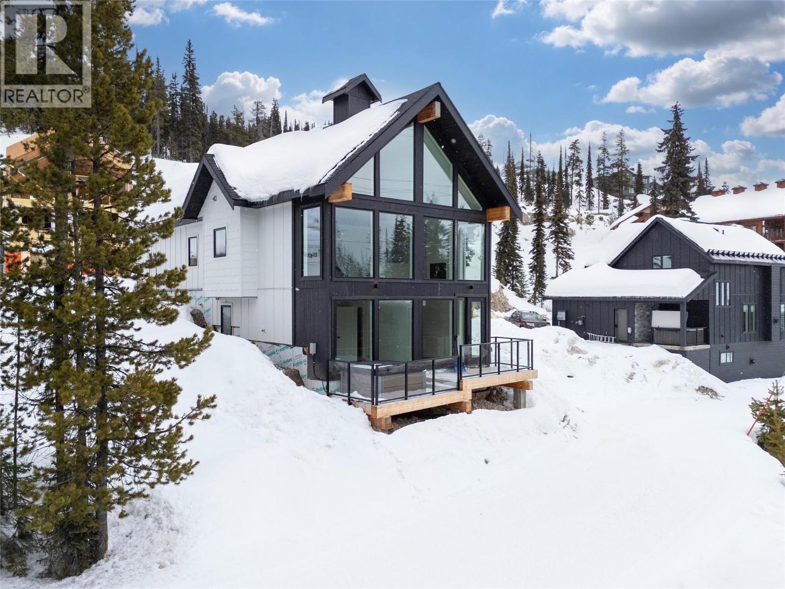 12 Monashee Way, Big White