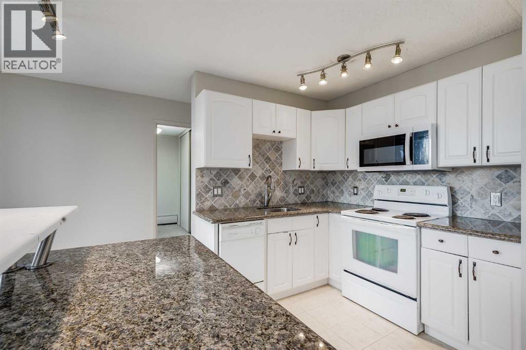 Single Family House for Sale in    Avenue SW Eau Claire Calgary 