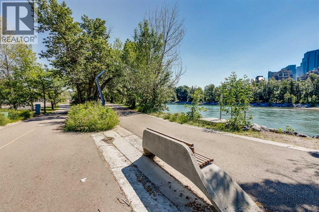 Single Family House for Sale in    Avenue SW Eau Claire Calgary 