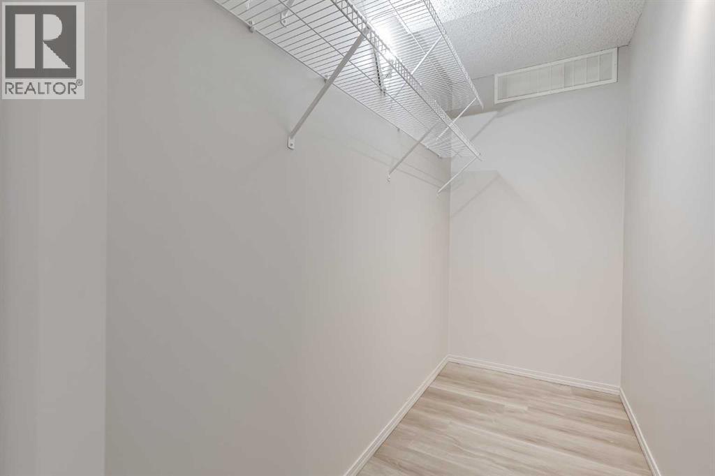 Single Family House for Sale in    Avenue SW Eau Claire Calgary 