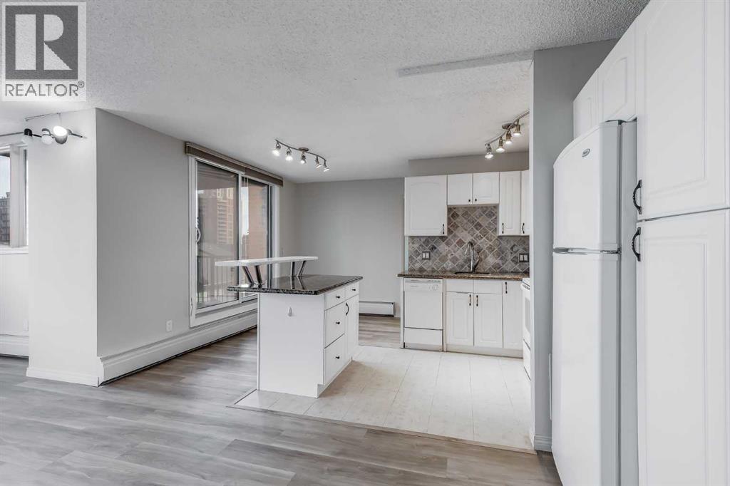 Single Family House for Sale in    Avenue SW Eau Claire Calgary 