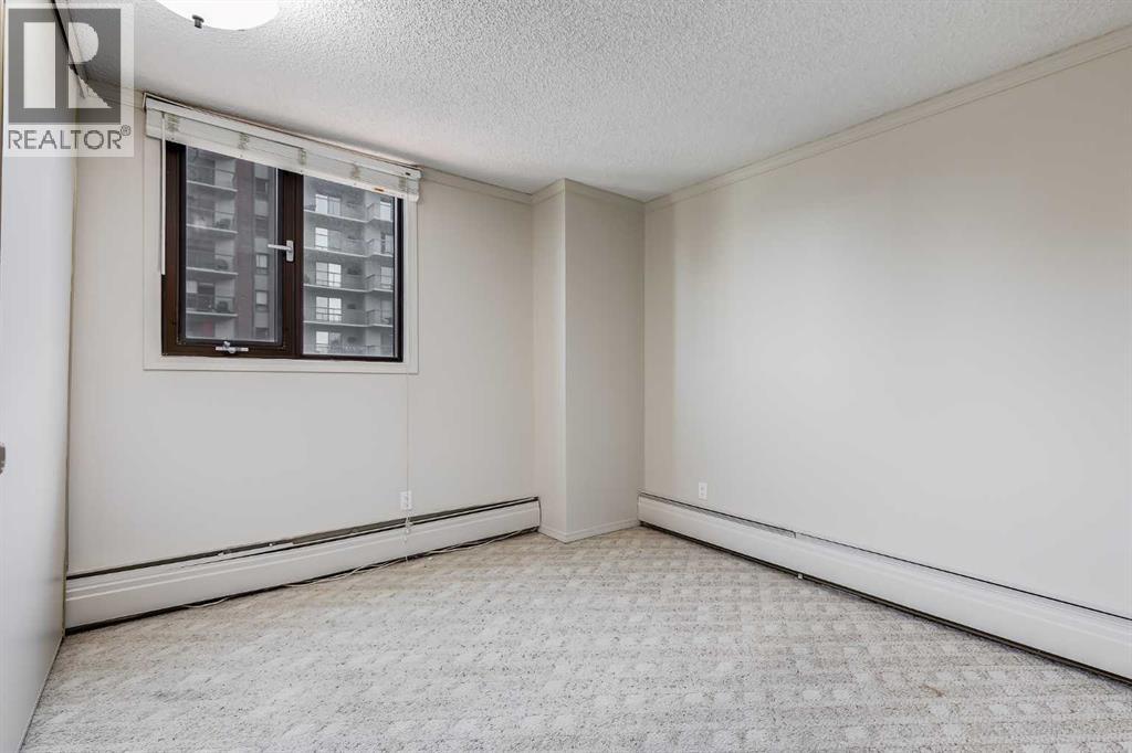 Single Family House for Sale in    Avenue SW Eau Claire Calgary 