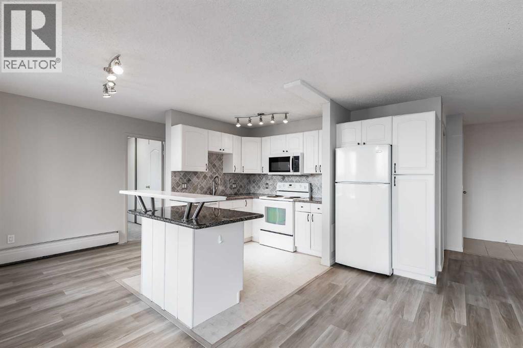 Single Family House for Sale in    Avenue SW Eau Claire Calgary 