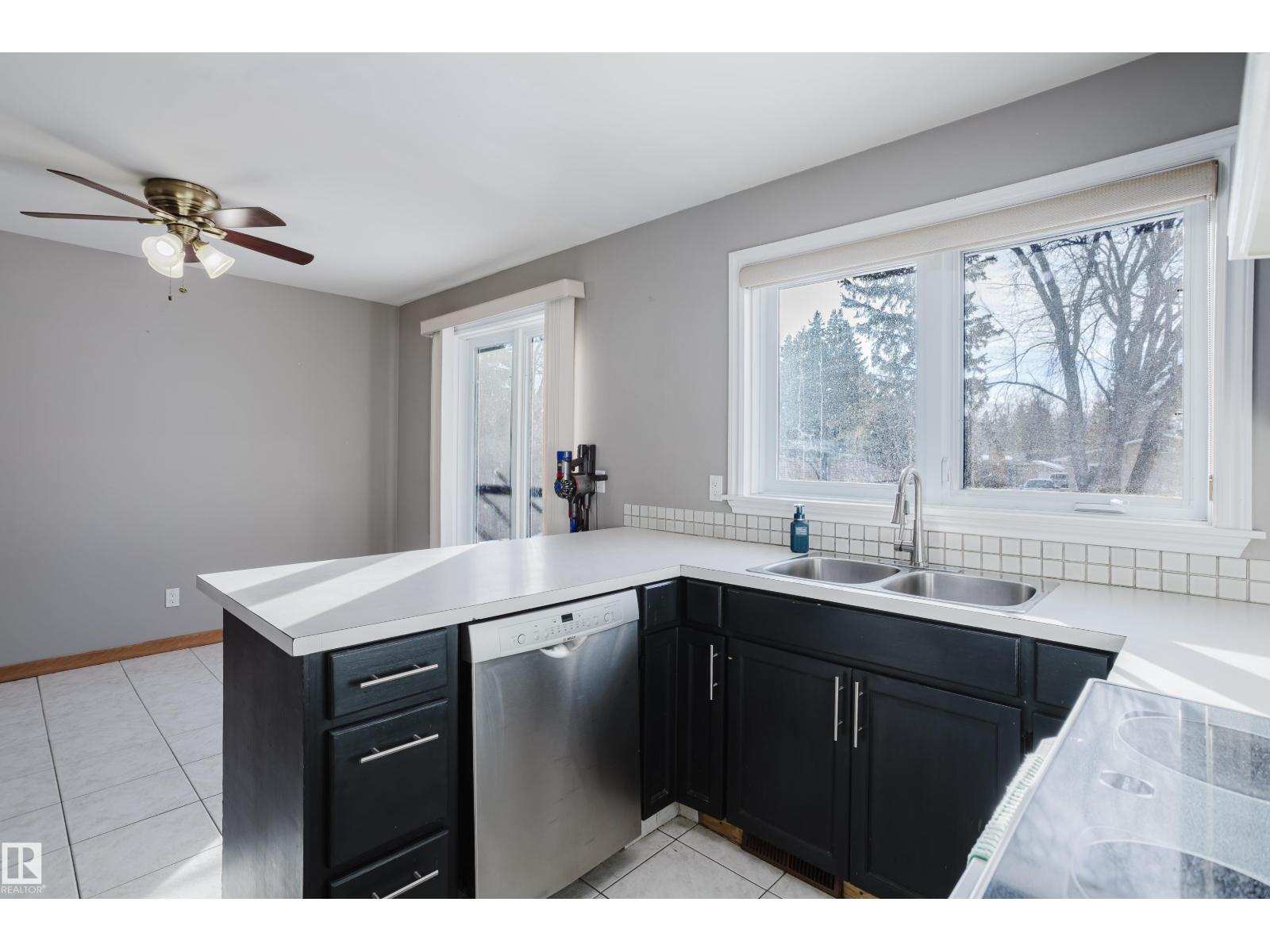 63 Merrywood CR, Sherwood Park