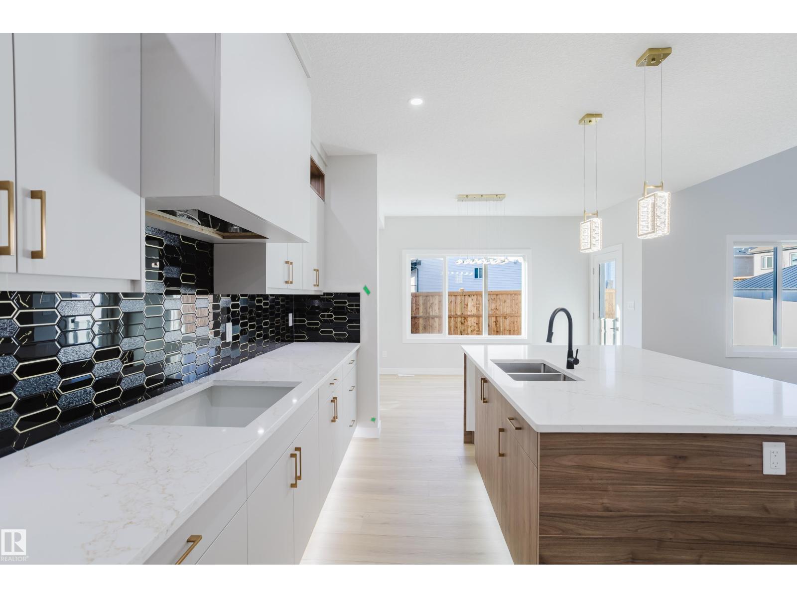 15108 14 ST NW, Edmonton