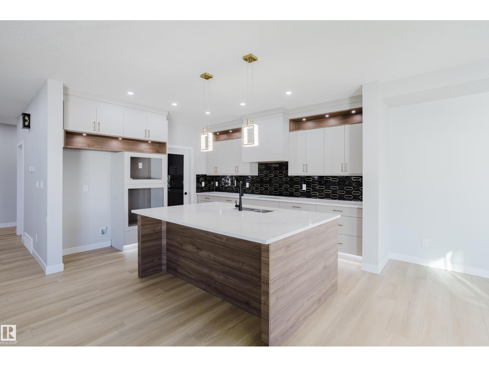 15108 14 ST NW, Edmonton