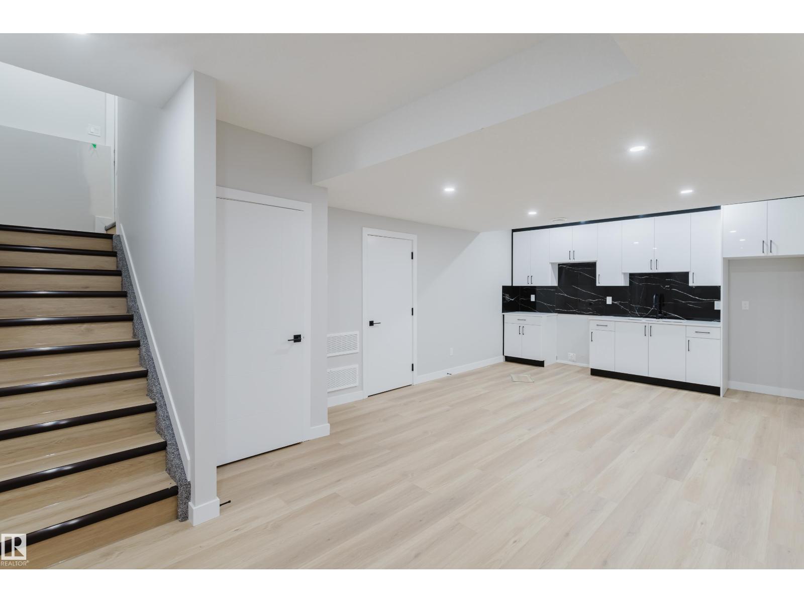 15108 14 ST NW, Edmonton