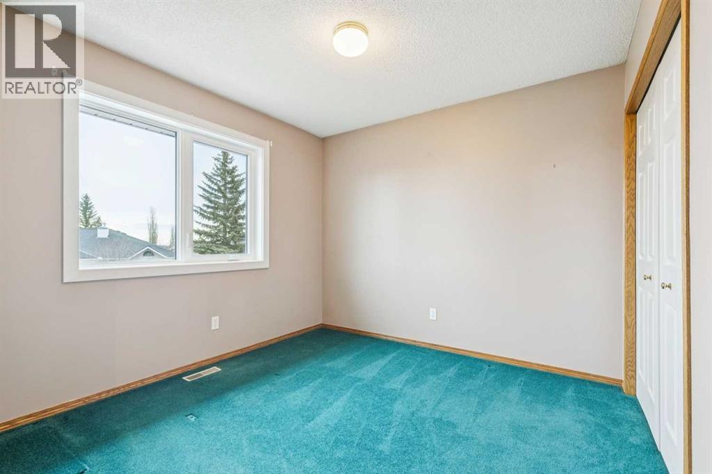 Single Family House Bungalow for Sale in  Harvest Oak Circle NE Harvest Hills Calgary 